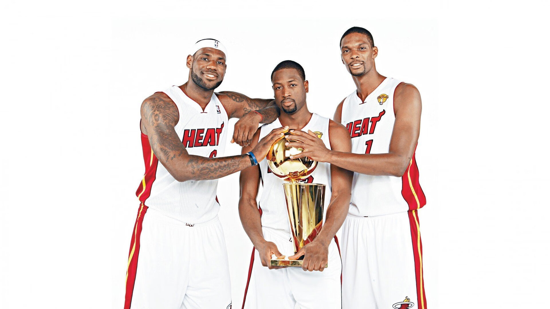 文班亚马赛后谦逊发言登热搜，曼城险胜拜仁慕尼黑引发热议